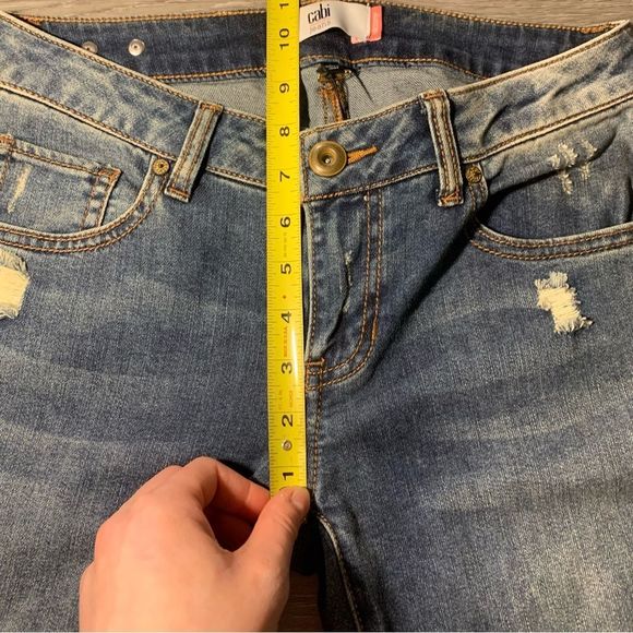 NWT CABI Medium Washed Destructed Skinny Jeans (Size 2) - Picture 15 of 16